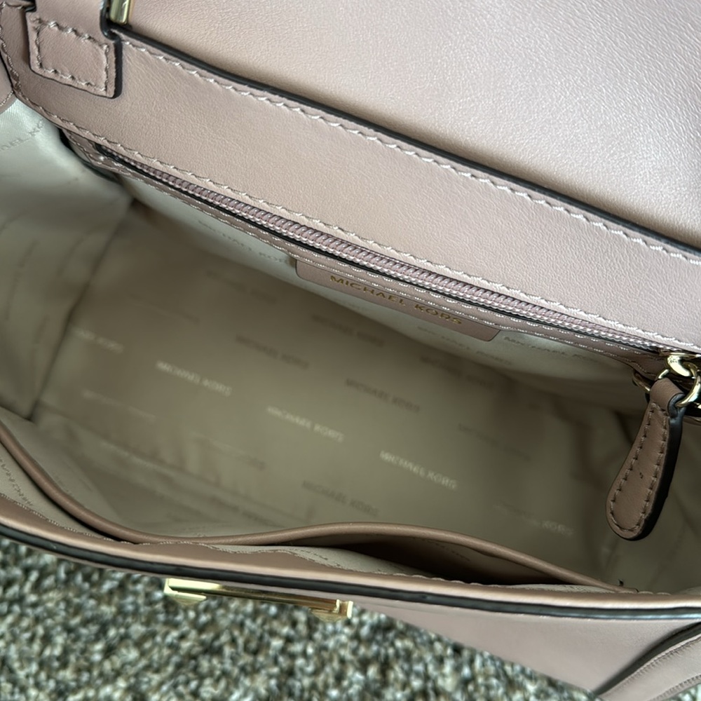 Michael Kors, Pink Crossbody Bag, Great Condition - Picture 6 of 7